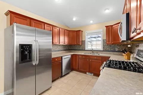 2101 W Miners Dr, Dunlap, IL 61525 photo 13