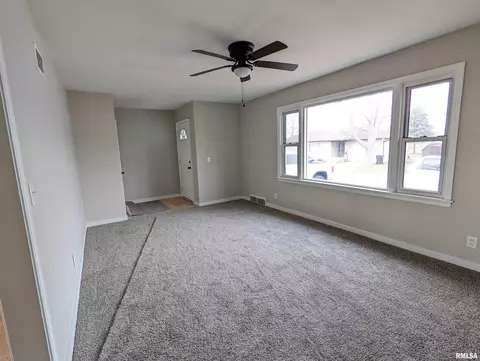 214 W Bertram St, Metamora, IL 61548 photo 21