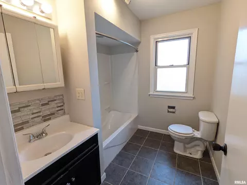 214 W Bertram St, Metamora, IL 61548 photo 68