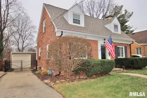1004 E Seneca Pl, Peoria, IL 61603 photo 3
