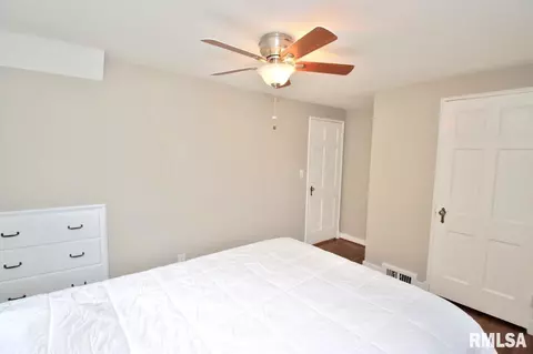 1004 E Seneca Pl, Peoria, IL 61603 photo 29