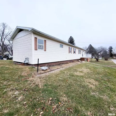 1015 E Birch St, Canton, IL 61520 photo 3