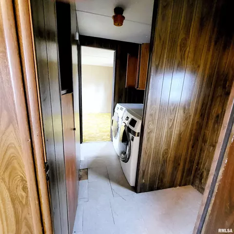 1015 E Birch St, Canton, IL 61520 photo 15