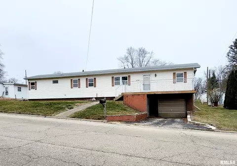 1015 E Birch St, Canton, IL 61520 photo 2