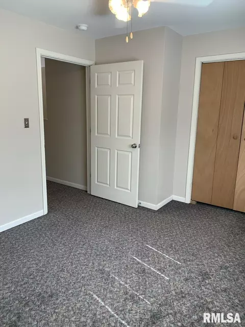 527 W Murray St, Macomb, IL 61455 photo 9