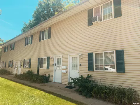 527 W Murray St, Macomb, IL 61455 photo 1