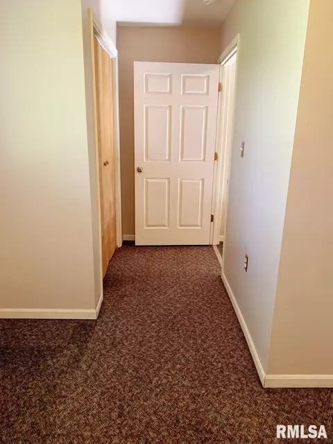 527 W Murray St, Macomb, IL 61455 photo 16