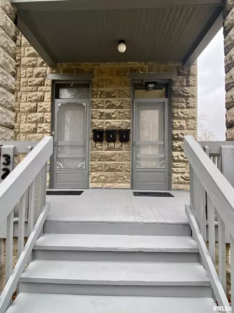 320 N Sherman Ave, Macomb, IL 61455 photo 7