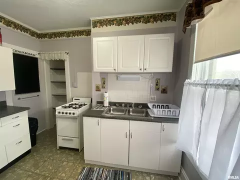 320 N Sherman Ave, Macomb, IL 61455 photo 17