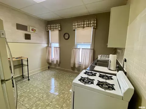 320 N Sherman Ave, Macomb, IL 61455 photo 27