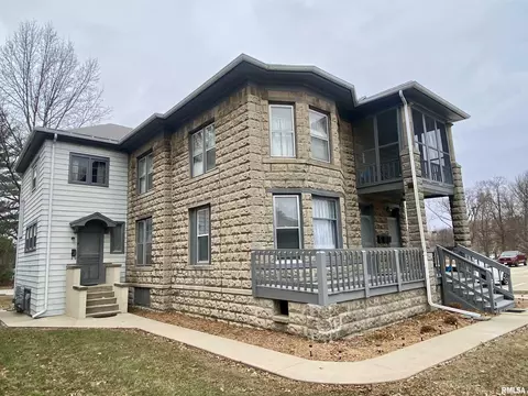 320 N Sherman Ave, Macomb, IL 61455 photo 3