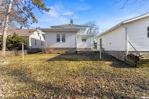 808 S Vennum St, Eureka, IL 61530 photo 5