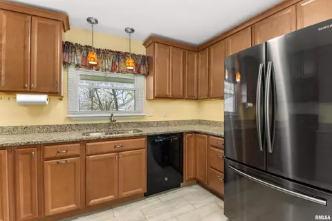 808 S Vennum St, Eureka, IL 61530 photo 23