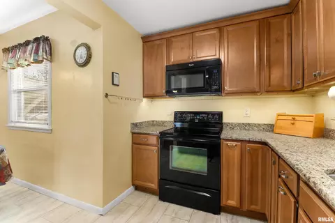 808 S Vennum St, Eureka, IL 61530 photo 24
