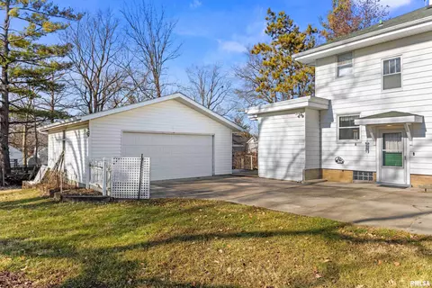 808 S Vennum St, Eureka, IL 61530 photo 3