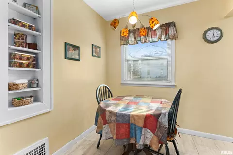808 S Vennum St, Eureka, IL 61530 photo 19