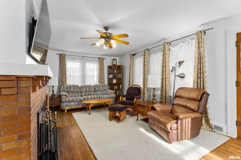 808 S Vennum St, Eureka, IL 61530 photo 11