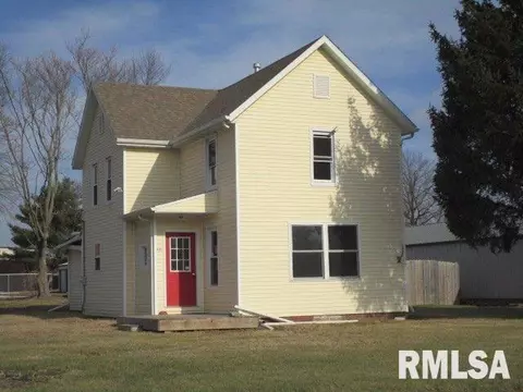 602 E Main St, Glasford, IL 61533