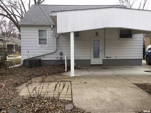 1015 E Ash St, Canton, IL 61520 photo 5