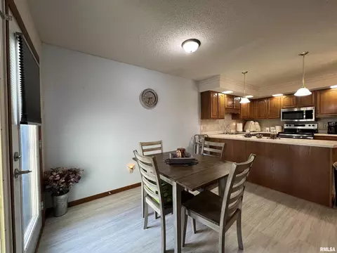 2101 Maple Ave, Macomb, IL 61455 photo 10