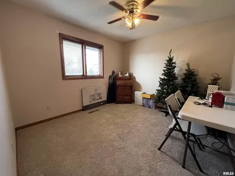 2101 Maple Ave, Macomb, IL 61455 photo 13