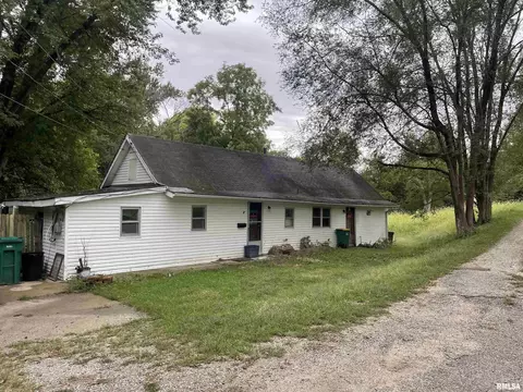 907 S Albert St, Macomb, IL 61455 photo 1