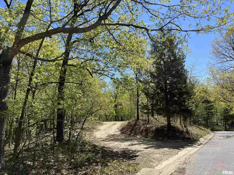 N Upper Skyline Drive, Peoria, IL 61614