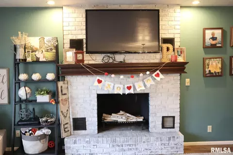 4818 S Queen Aleta Ct, Mapleton, IL 61547 photo 9