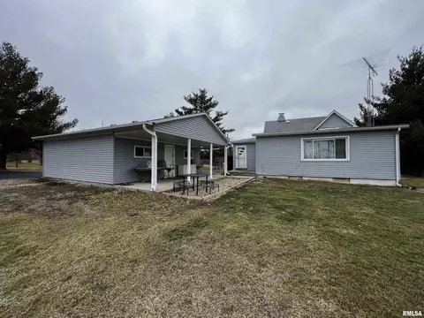 10 E Shaw Rd, Avon, IL 61415 photo 3