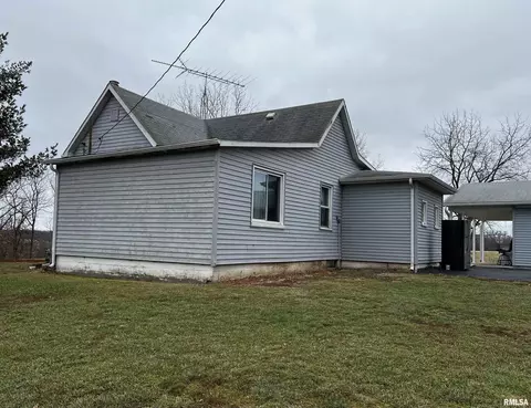 10 E Shaw Rd, Avon, IL 61415