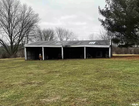 10 E Shaw Rd, Avon, IL 61415 photo 4