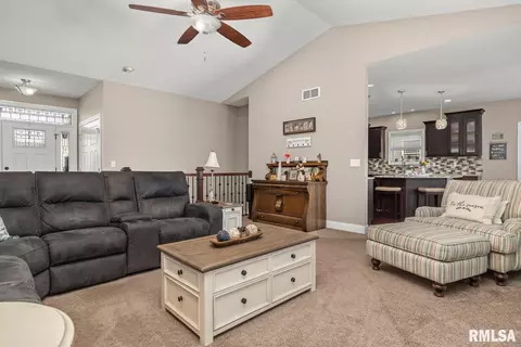 1203 Hampton Rd, Washington, IL 61571 photo 10