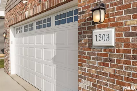 1203 Hampton Rd, Washington, IL 61571 photo 4