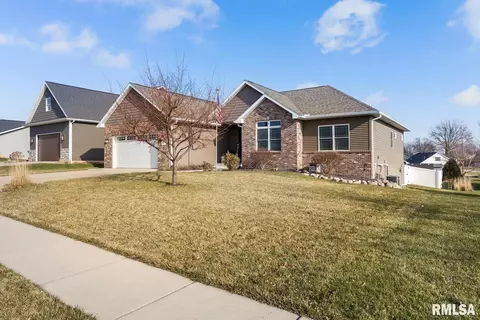 1203 Hampton Rd, Washington, IL 61571 photo 2