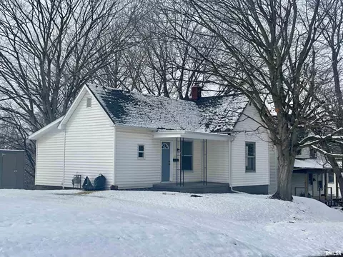 378 Park Ct, Canton, IL 61520