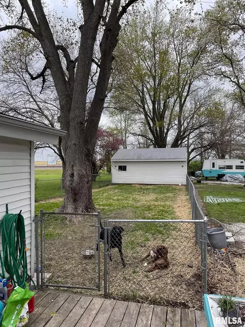 1340 E Pierce St, Macomb, IL 61455 photo 5