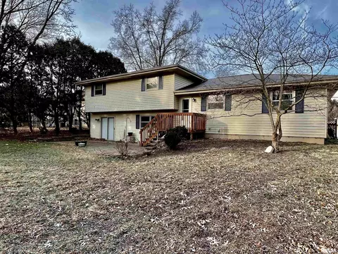 800 Meadow Dr, Macomb, IL 61455 photo 22