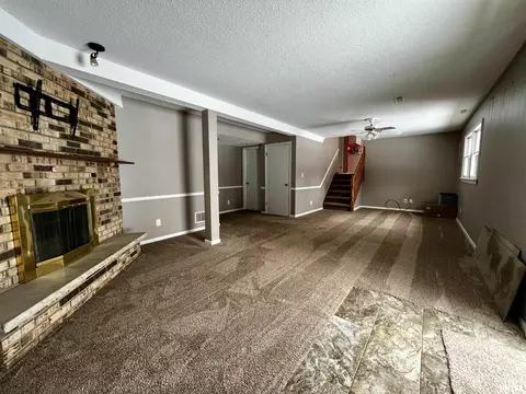 800 Meadow Dr, Macomb, IL 61455 photo 19