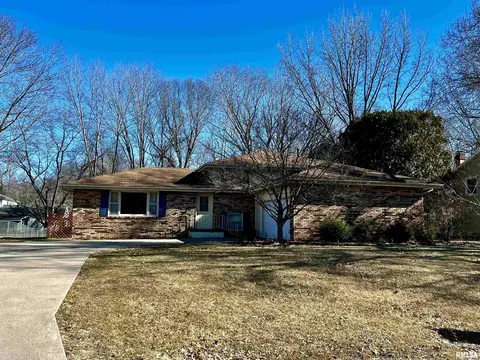 800 Meadow Dr, Macomb, IL 61455 photo 24