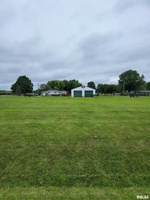 26530 N Dal Bar Rd, Canton, IL 61520