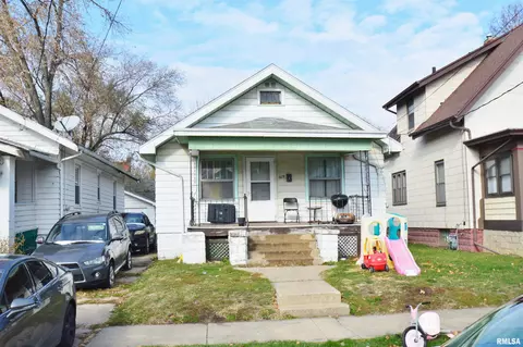 609 E Thrush Ave, Peoria, IL 61603 photo 1