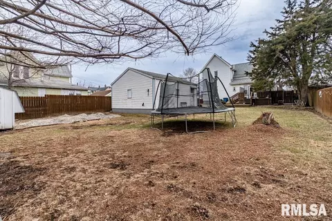547 E Maple St, Canton, IL 61520 photo 37