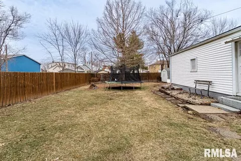 547 E Maple St, Canton, IL 61520 photo 36