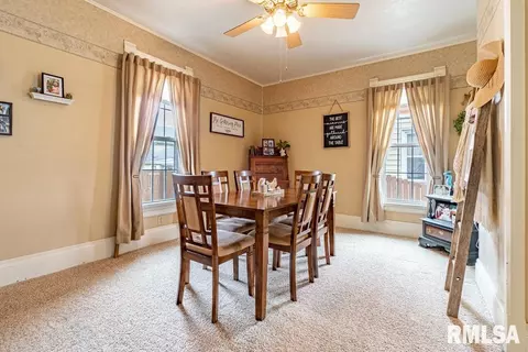 547 E Maple St, Canton, IL 61520 photo 10