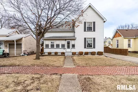 547 E Maple St, Canton, IL 61520 photo 1