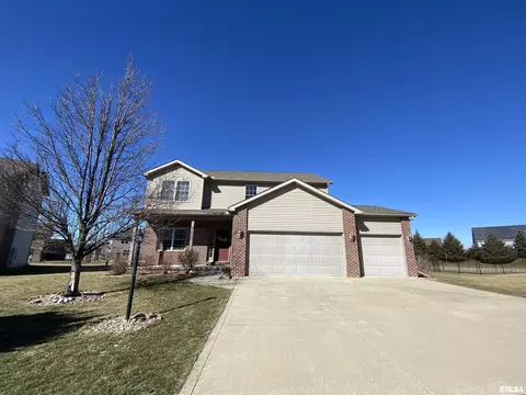 2822 W Stonehenge Ct, Peoria, IL 61615