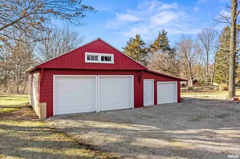 810 N Main St, Eureka, IL 61530 photo 5