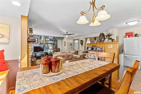 810 N Main St, Eureka, IL 61530 photo 16