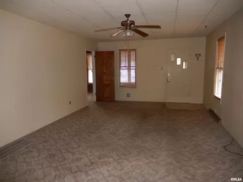 1208 E Carroll St, Macomb, IL 61455 photo 8