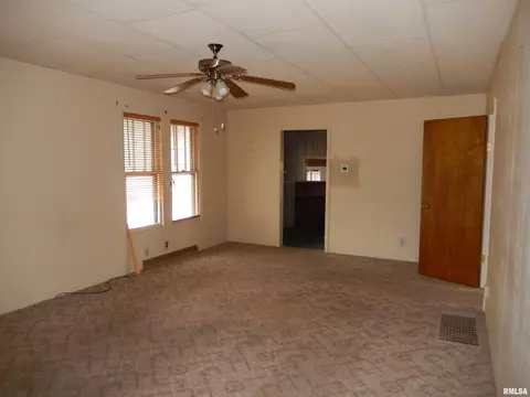 1208 E Carroll St, Macomb, IL 61455 photo 9